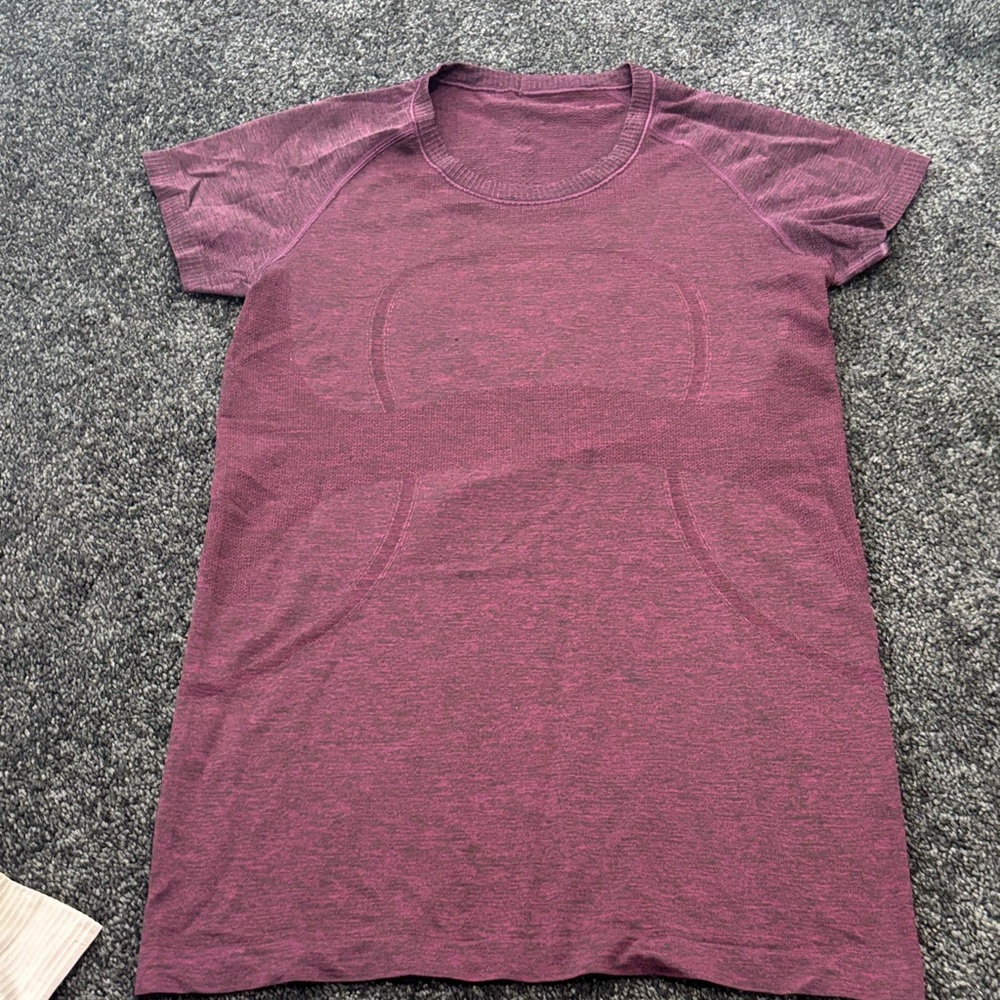Lulu lemon maroon Swiftly Tech Short-Sleeve Shirt